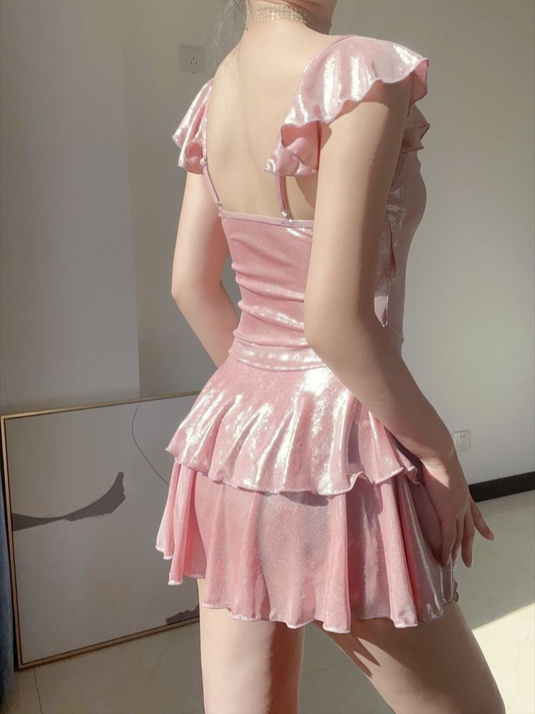 Flattering Shiny Pink Swimwear - Womens Suit recension och pris